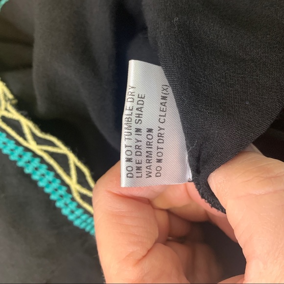 Papillon butterfly embroidered boho top - Picture 6 of 9